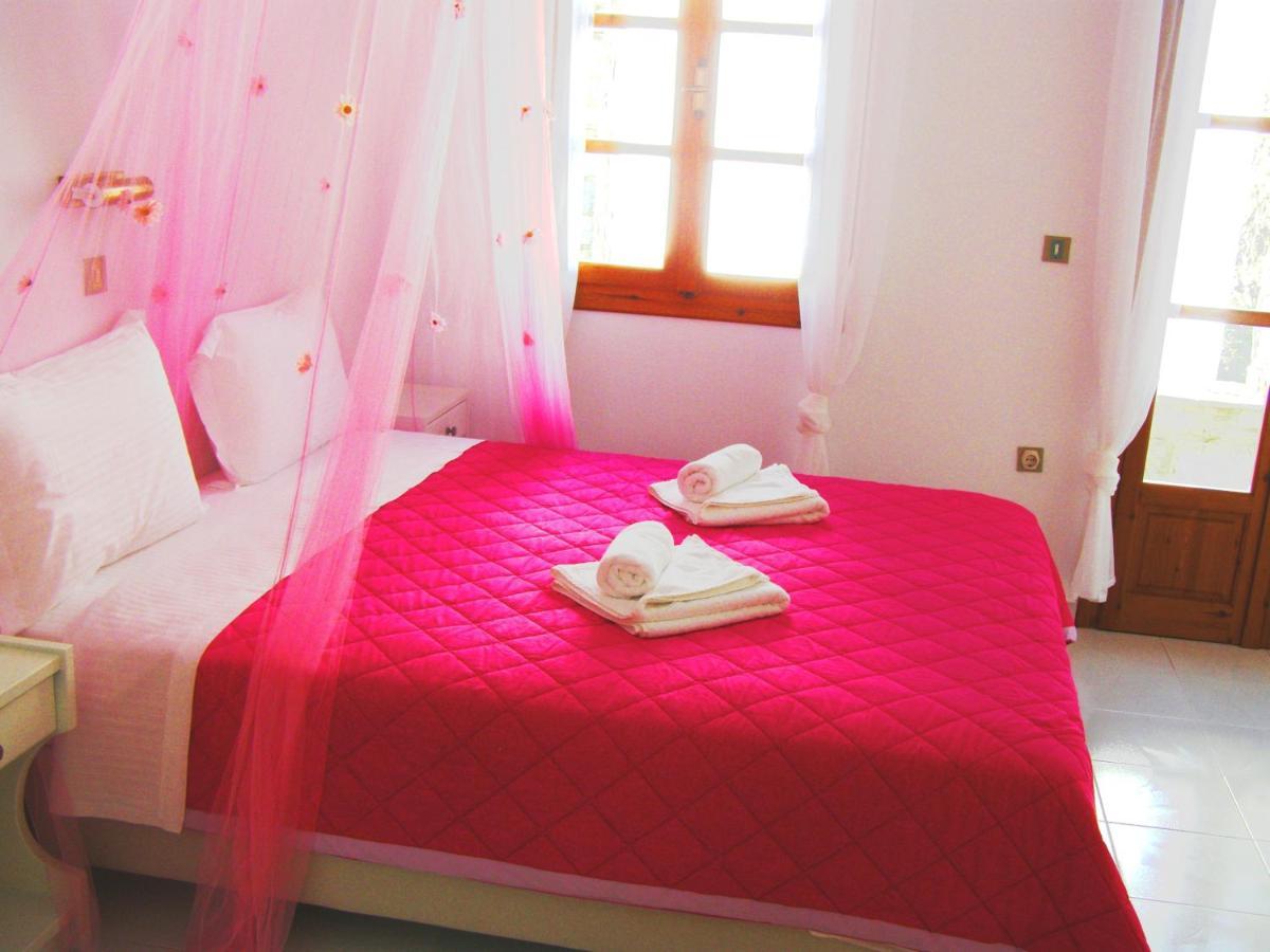 Elena Studios & Apartments ปิโซ ลิวาดิ ภายนอก รูปภาพ
