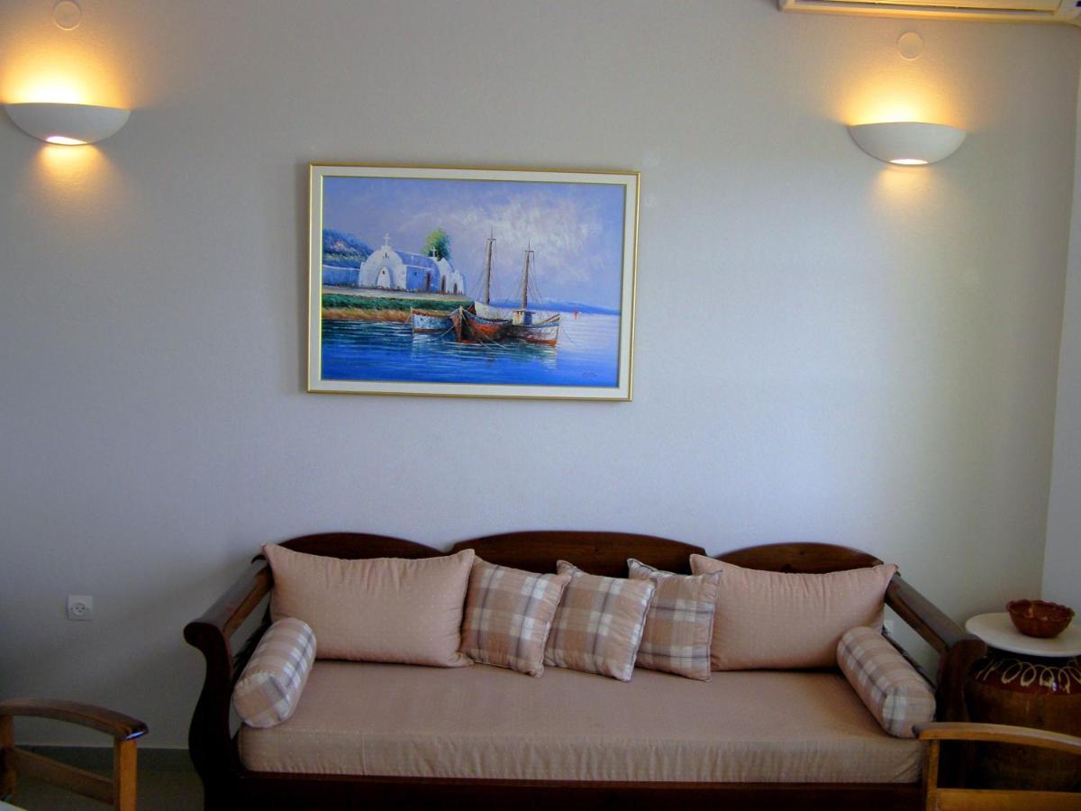 Elena Studios & Apartments ปิโซ ลิวาดิ ภายนอก รูปภาพ